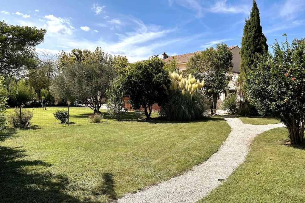 Gite Amour De Provence Chateaurenard Exterior photo